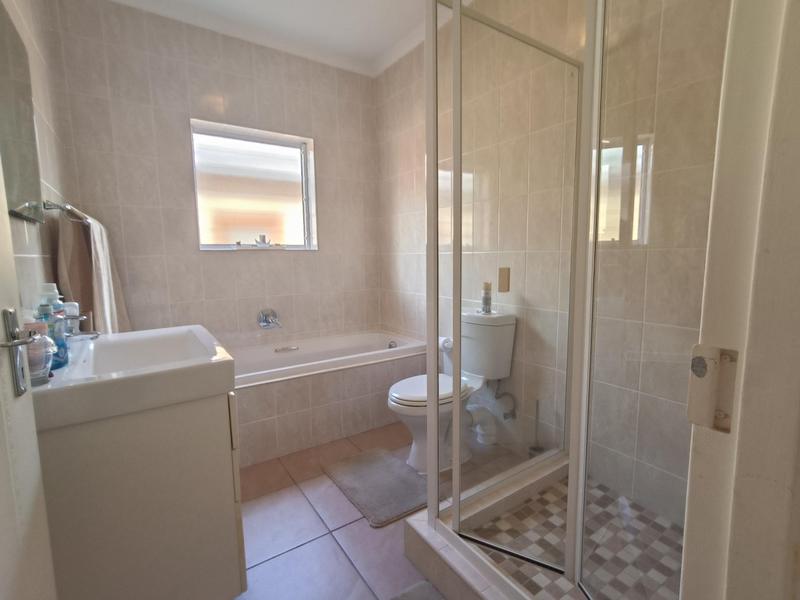 2 Bedroom Property for Sale in Sonkring Western Cape